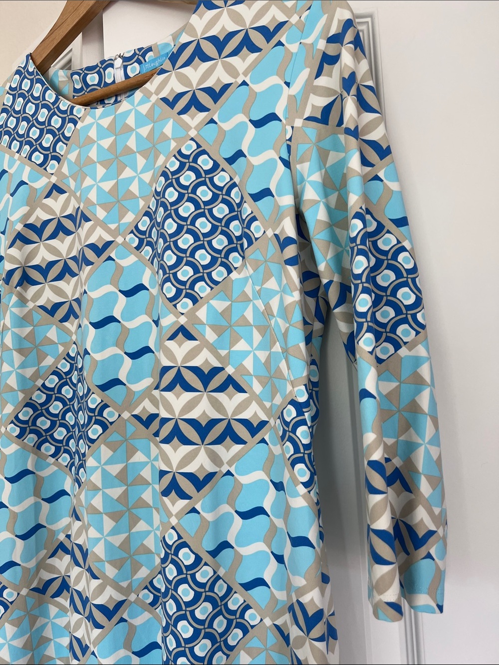 J McLaughlin Blue Geometric Midi Dress with Three-Quarter Sleeves - Picture 5 of 9